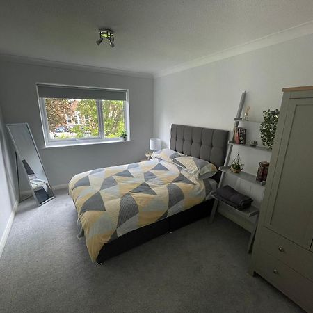 Canal Side Retreat - 2 Bedroom Apartment Heybridge  Номер фото