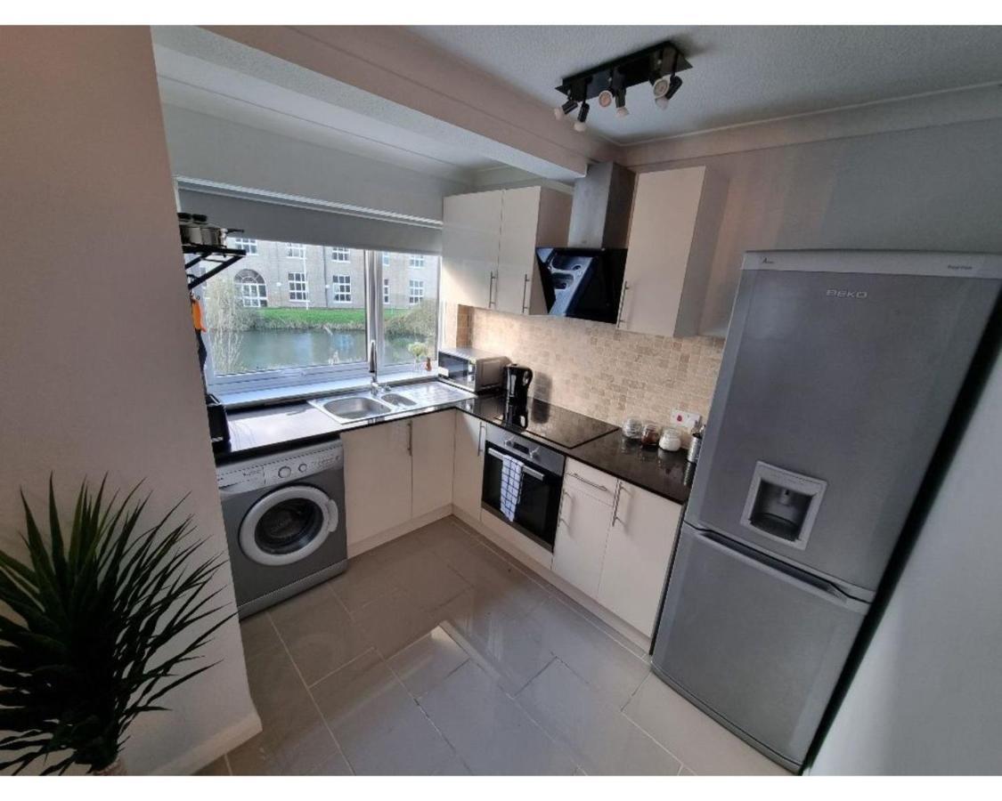 Canal Side Retreat - 2 Bedroom Apartment Heybridge  Екстер'єр фото