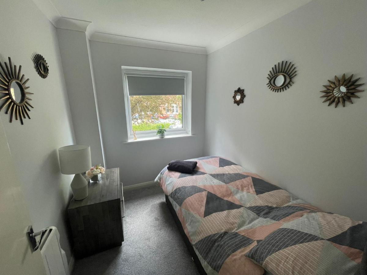 Canal Side Retreat - 2 Bedroom Apartment Heybridge  Екстер'єр фото
